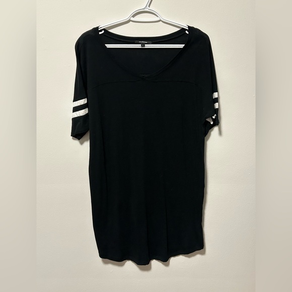 Oversized Jersey-Style Shirt - Picture 1 of 3